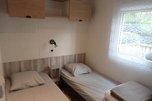 camping-la-perle-creuse-MH-6personnes-NewYork-chambre3