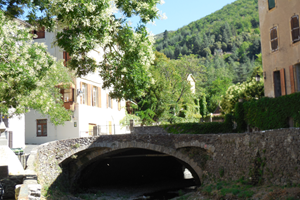 maison vue de la rivière