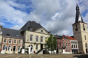 Jodoigne: la Chapelle du Marché et l'Hôtel des Libertés