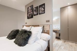 Chambre 1 avec baignoire