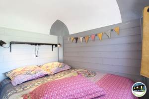 4 Gite la chevalerie 49170 roulotte loge des clowns