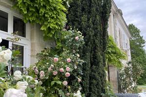 Façade fleurie aile droite