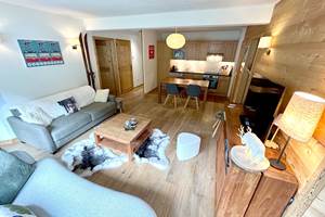 Grand séjour avec vue dégagée sur les montagnes (appartement de 65 m2)