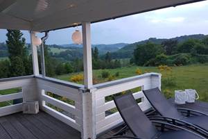 camping-la-perle-creuse-chalet Kentucky-4personnes-vue terrasse exterieure 2