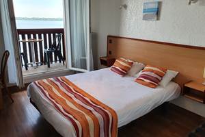 Chambre Hortansia grand lit