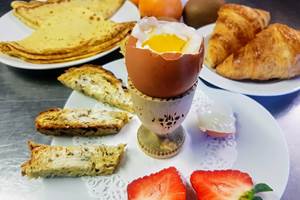 petit déjeuner gourmand oeuf coque Le Ranch des Lacs