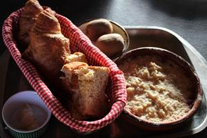 Petit déjeuner à base de produits frais et locaux