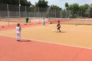 Terrains de tennis à moins de 200m