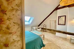 gîte de charme Hautes-Alpes  maison de village rénovée  façade maison de montagne