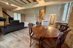 GITE DE LA RASTELLE - Table à Manger