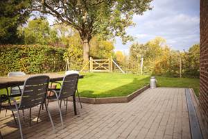 Gi^te Maud Neuprez. EXTERIEUR BOOKING 1600X1200-7