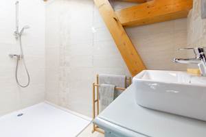 Salle d'eau privative de la chambre Jasmine