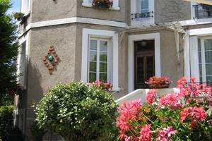 Aux Volets Blancs