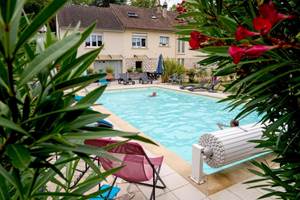 vacances-famille-chambre-hotes-avec-piscine.jpg