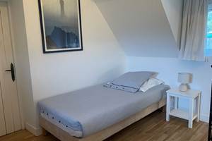 La chambre twin 'Les Marees' et ses decors marins