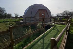 Dôme géodésique bulle situé à Sancerre