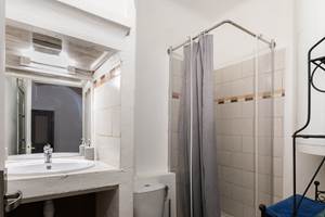 Salle d'eau confortable au 1er étage