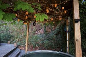 Séjour romantique avec spa privatif en Auvergne – Le Repère du Bûcheron