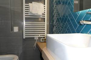 Salle de bain individuelle hotel jean bart paris 6