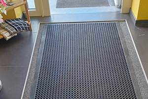 Passage de la rampe au hall d'entrée