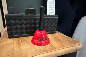 love-room-eden-de-roque-chambre