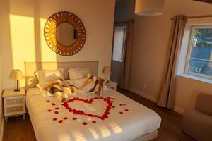 Chambre en lumie`re dore´e et douce