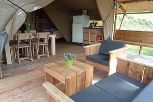 camping-la-perle-creuse-tente safari-5personnes-Colorado-terrasse