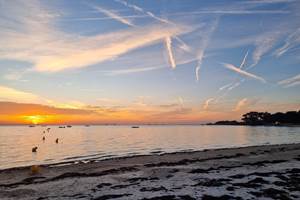 Plage de Kerbourgnec levée de soleil jpg