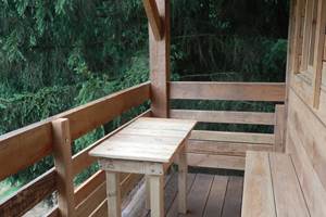 cabane ecolodge - balcon / table