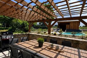 Gîte le Granit des Champs Mainsat Creuse - Piscine et Terrasse