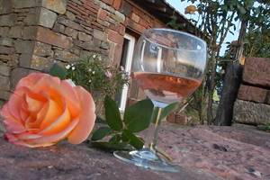Une rose et un verre de rosé... l'heure de l'apéro a sonné !