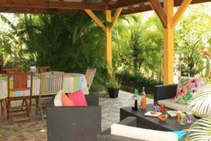 Carbet-tropical-espace-commun-chaleureux