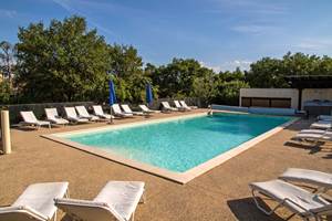 Piscine vue du gîte