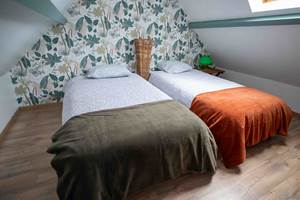 Chambre à l'étage avec 2 lits 90x190