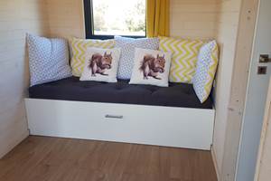 Cabane de l'Ecureuil, banquette du salon