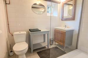 Salle de bain de la chambre double de Belle Epine