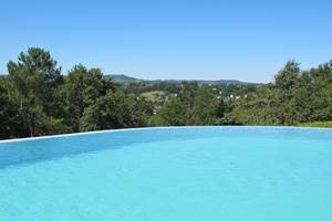 Gîte charme corrèze piscine à débordement