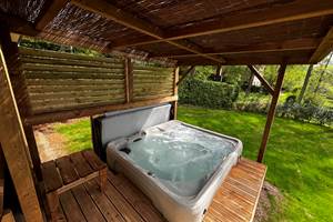 Spa privatif chauffé à 38°C