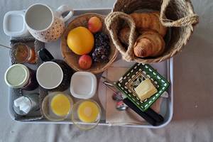 plateau petit déjeuner copieux et délicieux