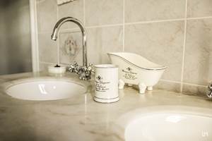 Le marbre de la salle de bain