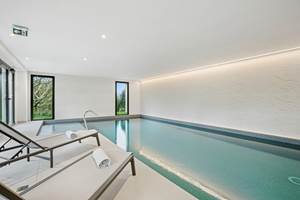hotel-spa-arradon-piscine-interieure-chauffee-golfe-du-morbihan