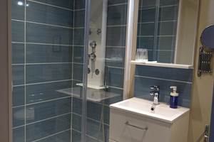 salle d'eau et toilette privatifs