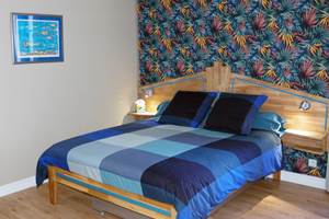 Chambre Gascogne Triple / 1 lit Queen & 1 lit simple - L'HORIZON