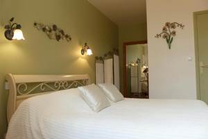 Demeure des tilleuls  chambre blanche