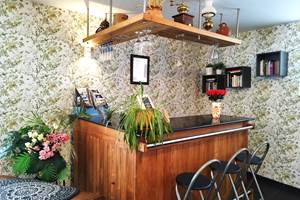 Un beau bar et son congélateur est à votre disposition. Tchin