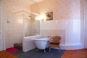 Les Volets Bleus - salle de bain