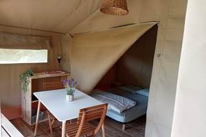 camping-la-perle-creuse-tente safari-2personnes-Tennessee_intérieur