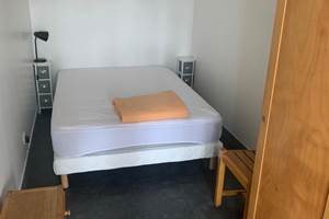lepetitbois46_Leyme_ModernC_chambre éclairée double_ Gîte 11