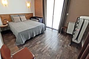 chambre_gite_66_lit_bebe