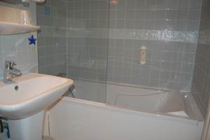 Salle de bain hôtel 2 étoiles Paris6